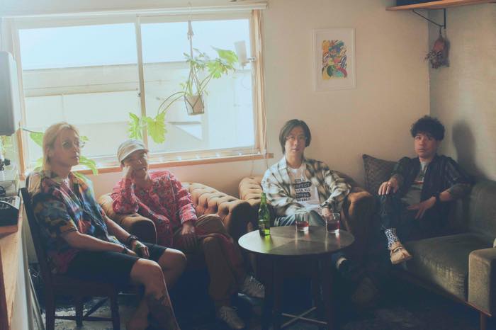 ストレイテナー